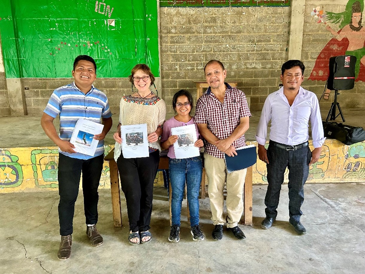 Integrando Educación Maya Cultural al Currículo de Secundaria